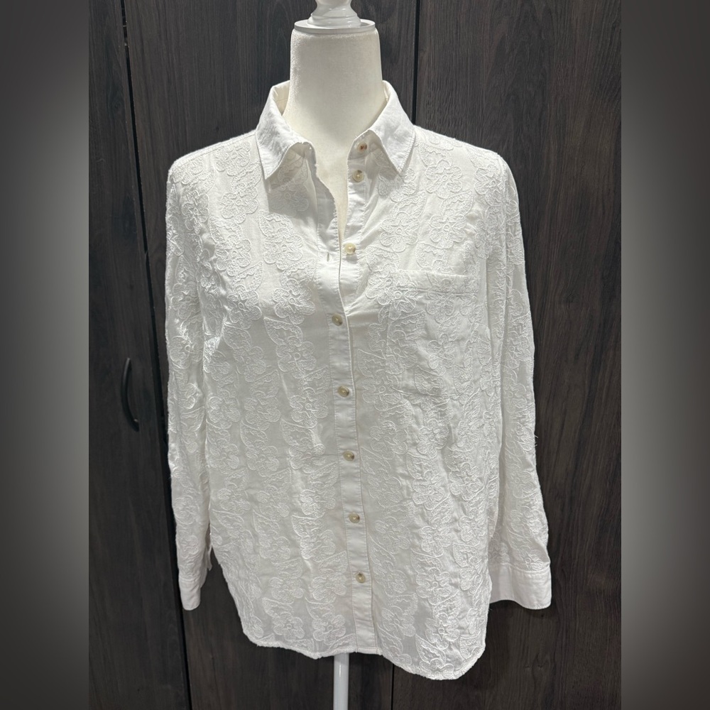 Anthropologie Maeve textured embroiled white button shirt